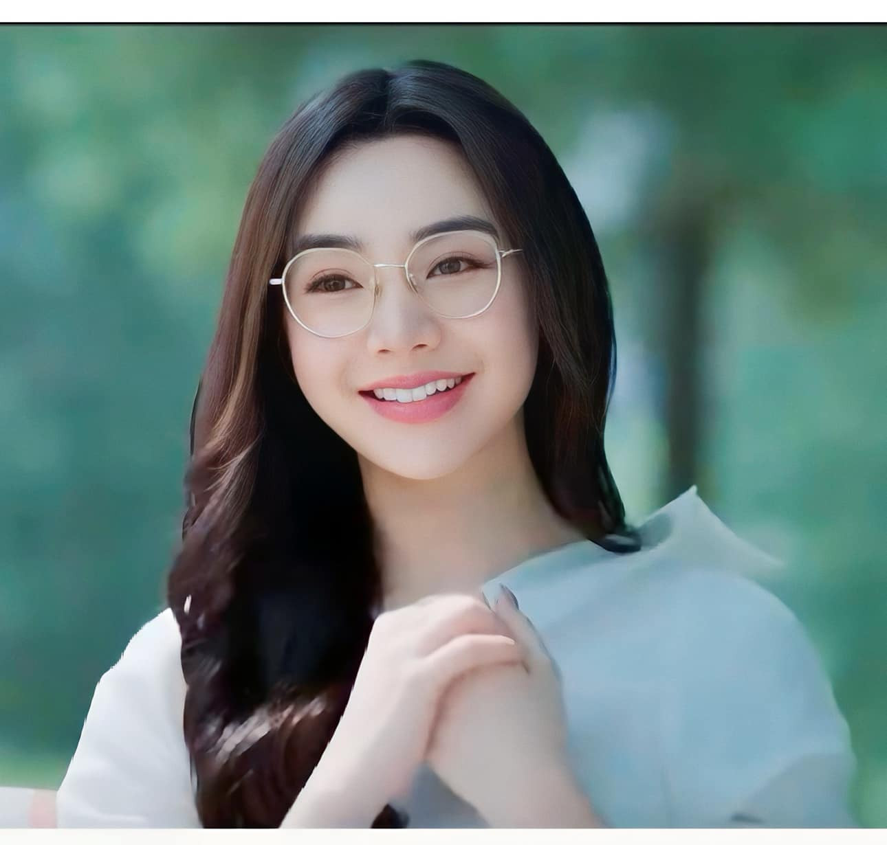 Quỳnh Kool xinh đẹp hơn hẳn trong phim mới "Chúng Ta Của 8 Năm Sau".