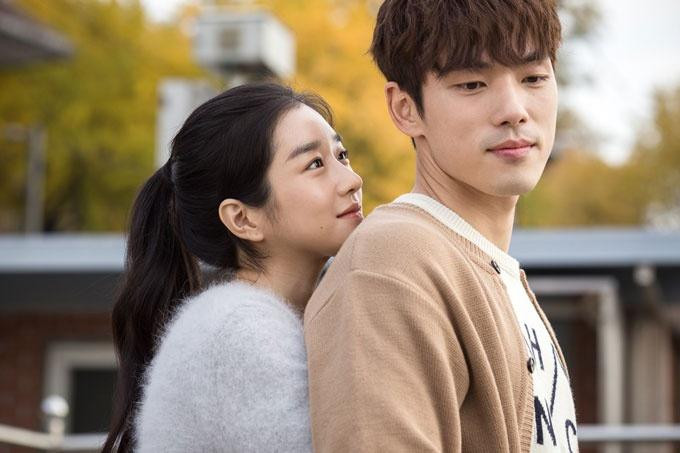 Khán giả cho rằng Kim Jung Hyun cần xin lỗi Seo Ye Ji vì đã tung tin nhắn của hai người. Khán giả cho rằng Kim Jung Hyun cần xin lỗi Seo Ye Ji vì đã tung tin nhắn của hai người.