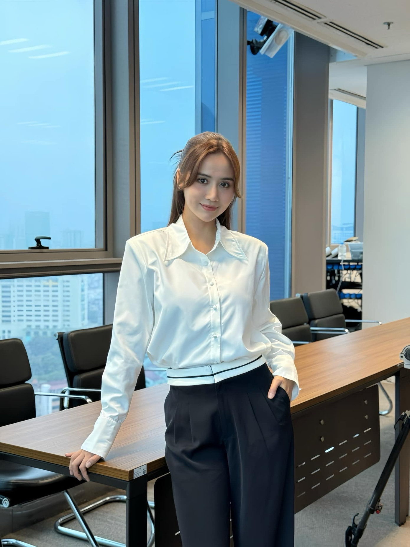 Huyền Lizzie mong có dịp đóng vai phản diện. Huyền Lizzie mong có dịp đóng vai phản diện.