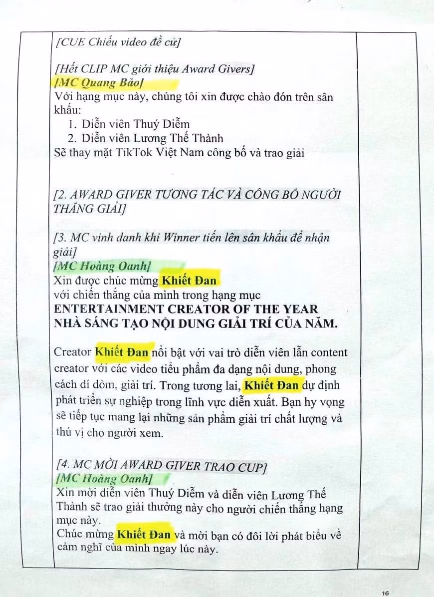 Hoàng Oanh công khai một phần kịch bản cho thấy cô làm đúng theo yêu cầu. Hoàng Oanh công khai một phần kịch bản cho thấy cô làm đúng theo yêu cầu.