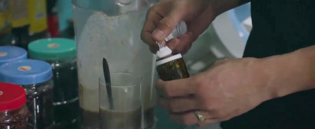 Nghĩa có âm mưu gì qua những cốc sữa hạt này? Nghĩa có âm mưu gì qua những cốc sữa hạt này?