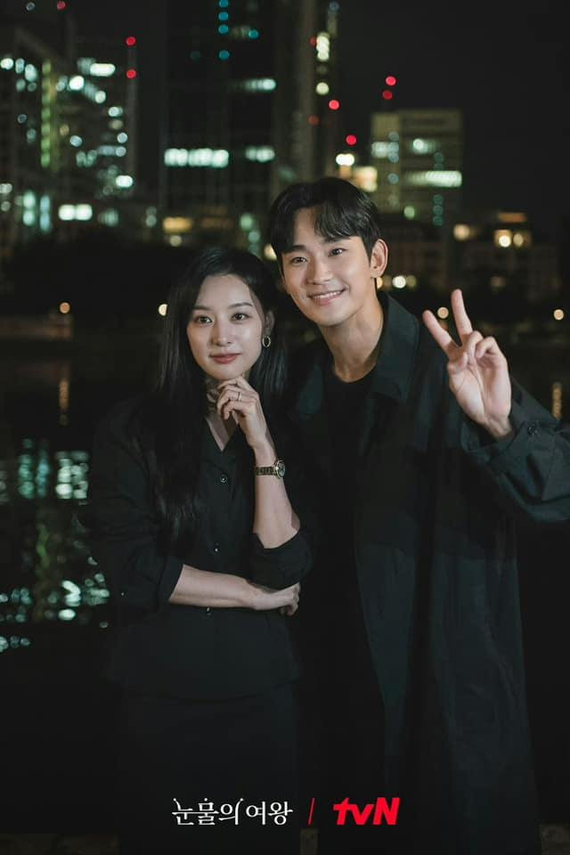 Netizen vẫn đang nhiệt tình ghép đôi Kim Ji Won, Kim Soo Hyun.