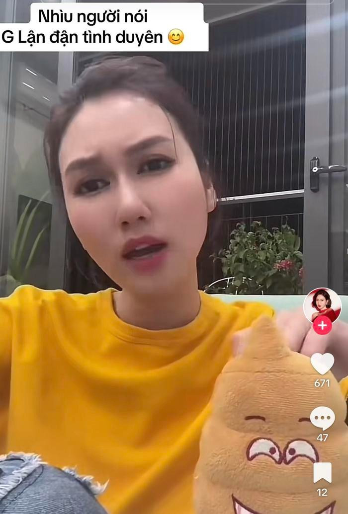 Hương Giang không khỏi bức xúc khi cứ bị nhắc đến chuyện cũ đã qua. Hương Giang không khỏi bức xúc khi cứ bị nhắc đến chuyện cũ đã qua.