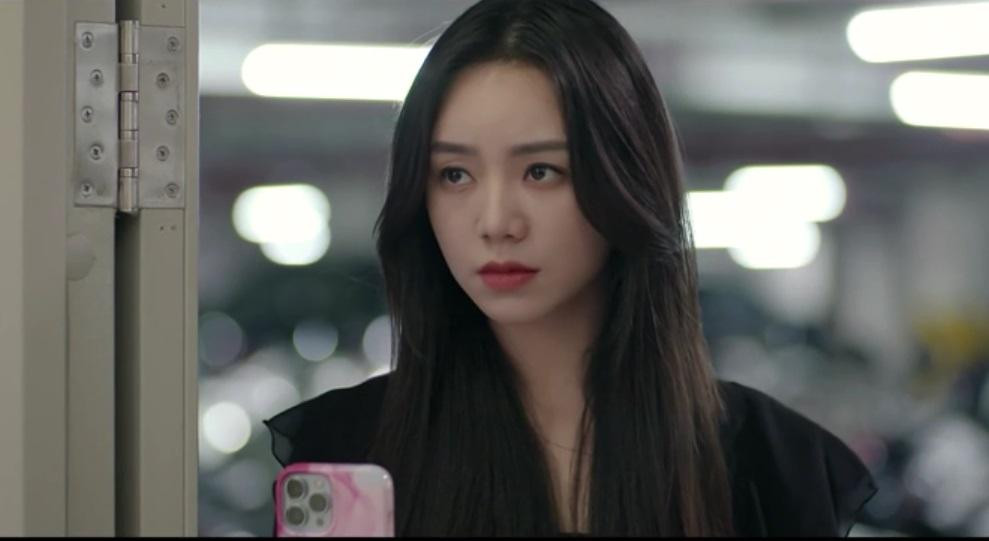 Vy phát hiện chú rể chỉ muốn kết hôn vì tiền