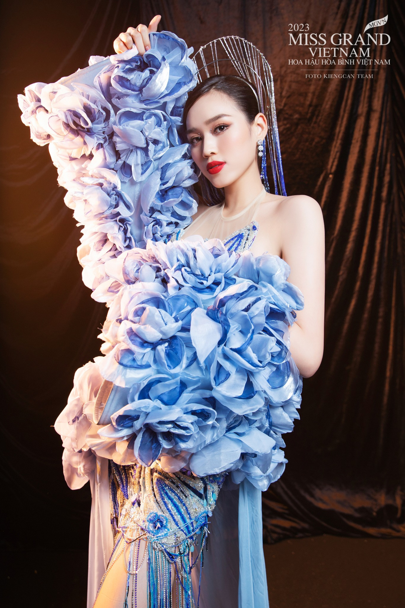 Chính bạn bè đã khuyên Đỗ Thị Hà nên thi Hoa hậu.