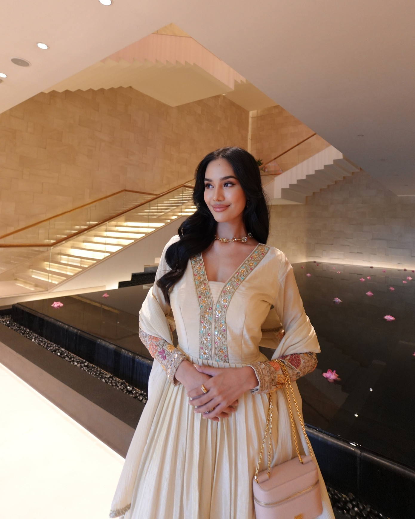 Đại diện Thái Lan luôn nổi bật trong các hoạt động. Đại diện Thái Lan luôn nổi bật trong các hoạt động.