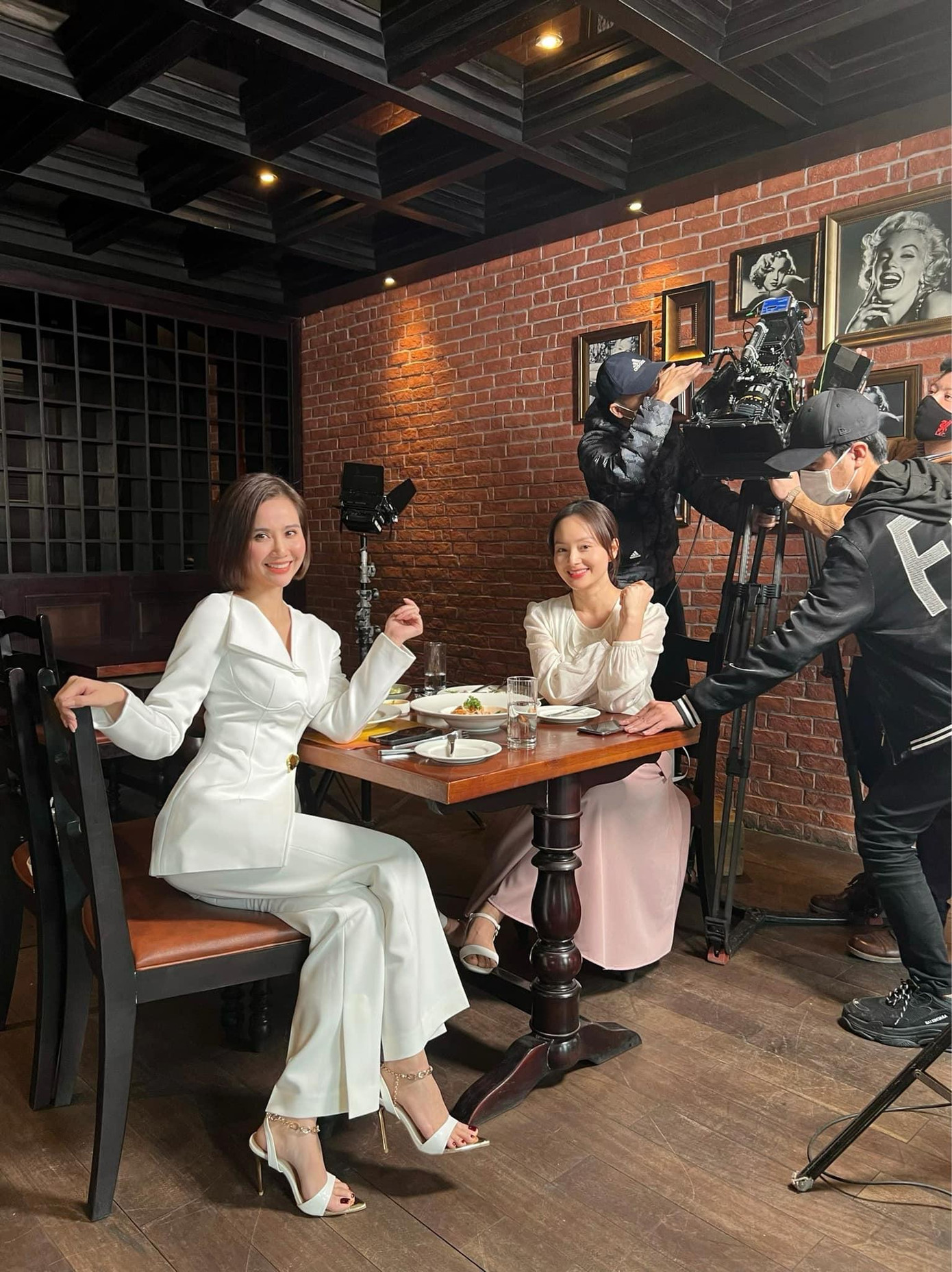 Huyền Lizzie đã tham gia những cảnh quay đầu tiên của phần 2 Huyền Lizzie đã tham gia những cảnh quay đầu tiên của phần 2