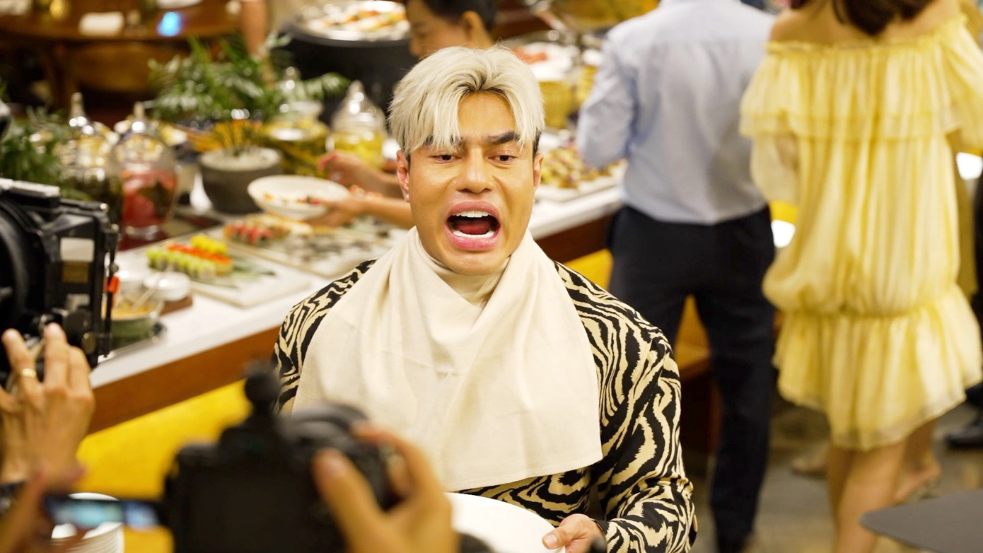 Chét-xi-cà là chuyên gia tư vấn tình cảm. Chét-xi-cà là chuyên gia tư vấn tình cảm.