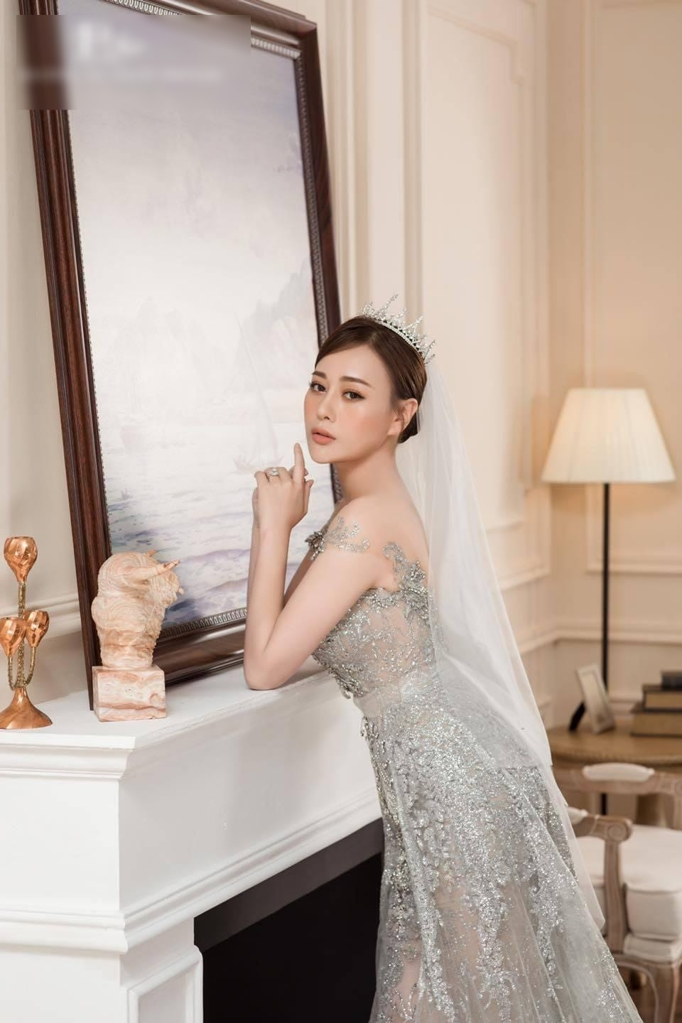 Loạt ảnh được cho là ảnh cưới của Phương Oanh đang gây xôn xao trên mạng...