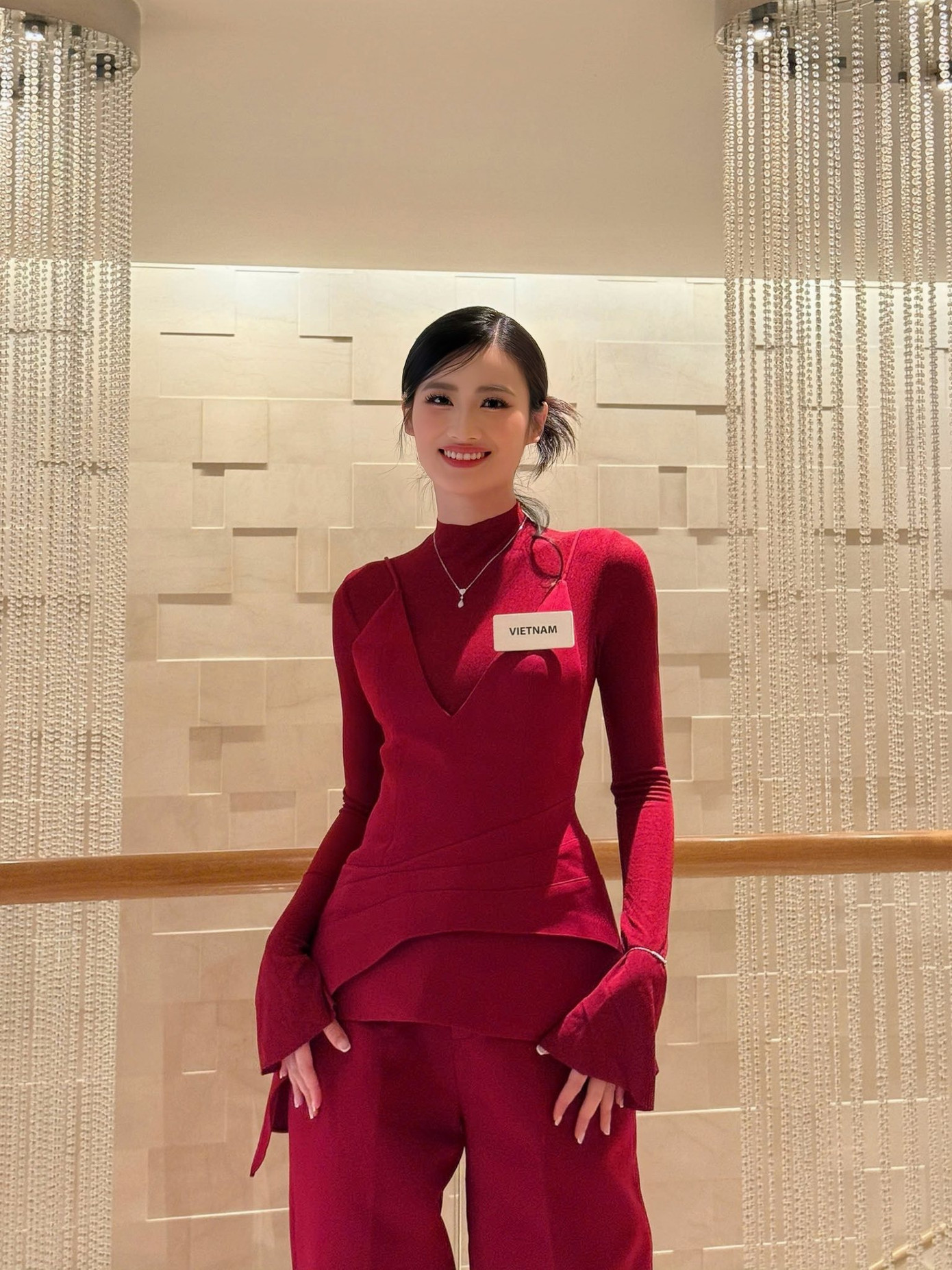 Hoa hậu Ý Nhi vẫn còn nhiều cơ hội lọt Top 40 nếu tiếp tục cố gắng. Hoa hậu Ý Nhi vẫn còn nhiều cơ hội lọt Top 40 nếu tiếp tục cố gắng.