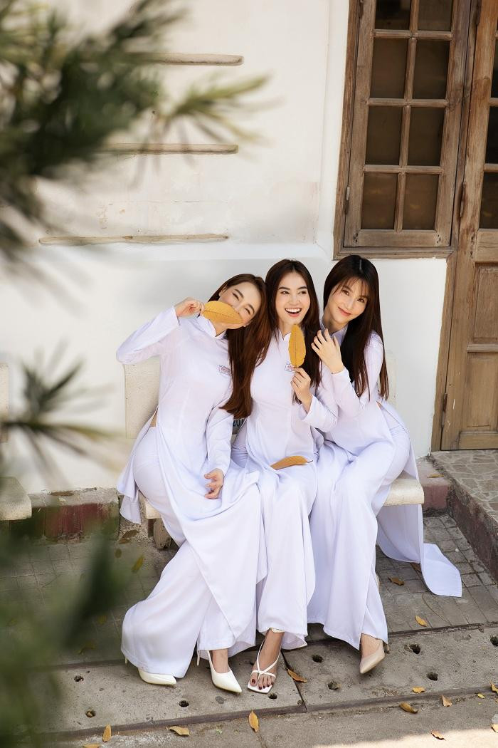 Đạo diễn Nhất Trung tố một trong ba diễn viên chính mắc bệnh ngôi sao. Đạo diễn Nhất Trung tố một trong ba diễn viên chính mắc bệnh ngôi sao.