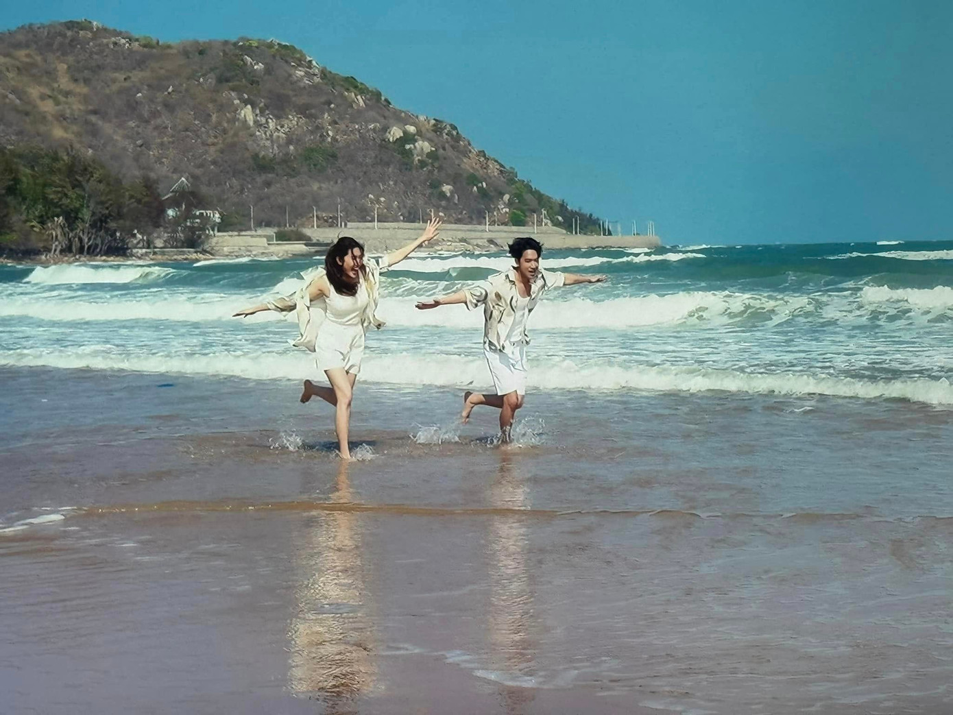 Thiên Ân và Minh Huy có cái kết viên mãn. Thiên Ân và Minh Huy có cái kết viên mãn.