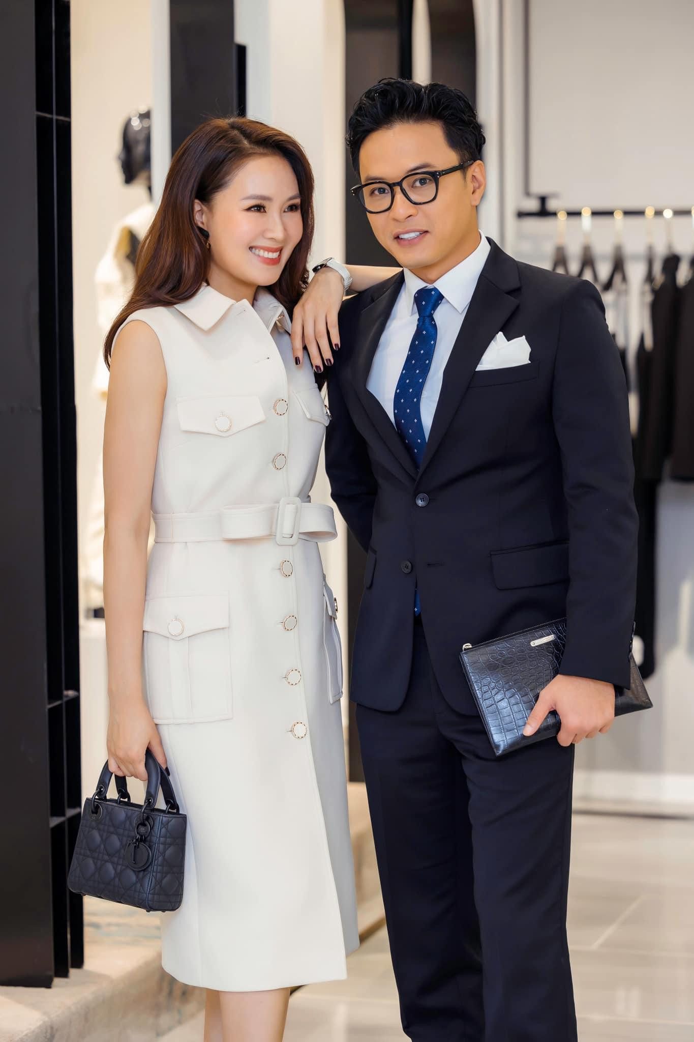 Phải chăng tất cả có liên quan đến cách thắt lưng điệu đà của nữ diễn viên? Phải chăng tất cả có liên quan đến cách thắt lưng điệu đà của nữ diễn viên?