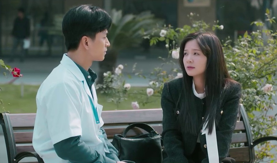 Nhưng trên phim, An lại nghiêng về phía Nguyên.