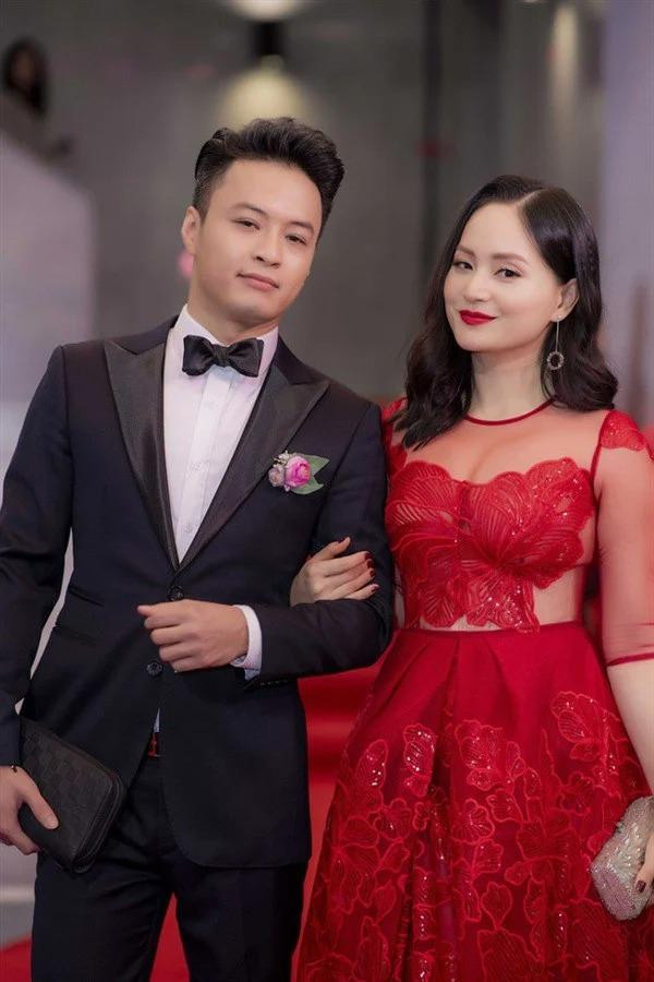 Hai khách mời mở màn cho chương trình mang đến nhiều chuyện thú vị