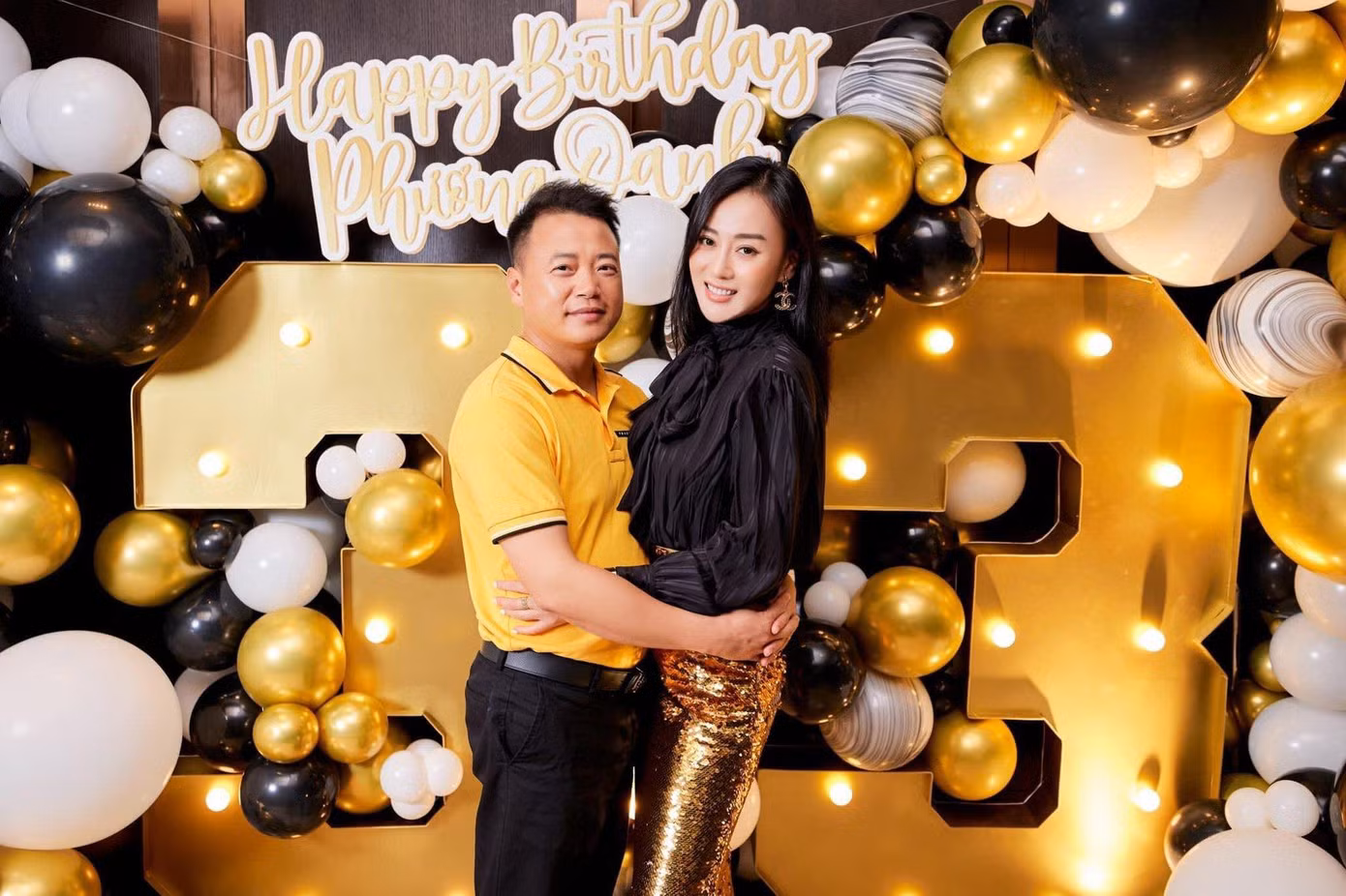 Phương Oanh và Shark Bình nhiều lần công khai hẹn hò Phương Oanh và Shark Bình nhiều lần công khai hẹn hò