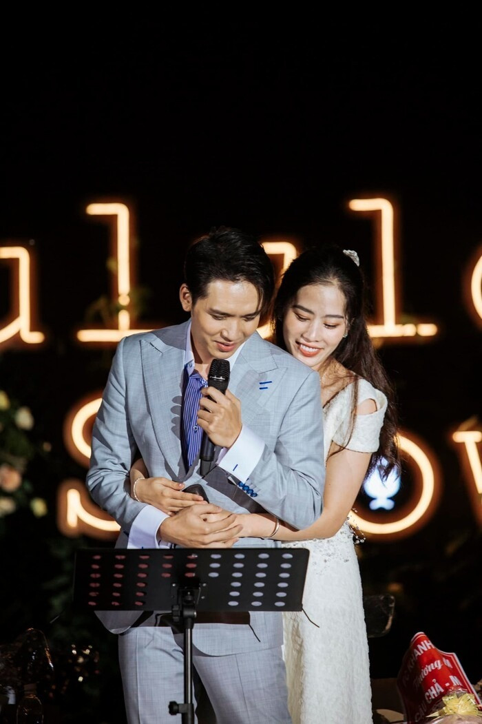 Nam Em và Bạch Công Khanh từng song ca rất tình cảm. Nam Em và Bạch Công Khanh từng song ca rất tình cảm.