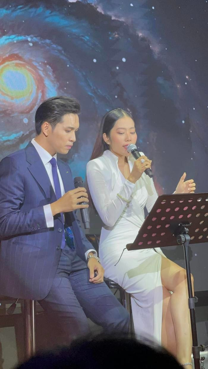 Hai người mới song ca trở lại. Hai người mới song ca trở lại.