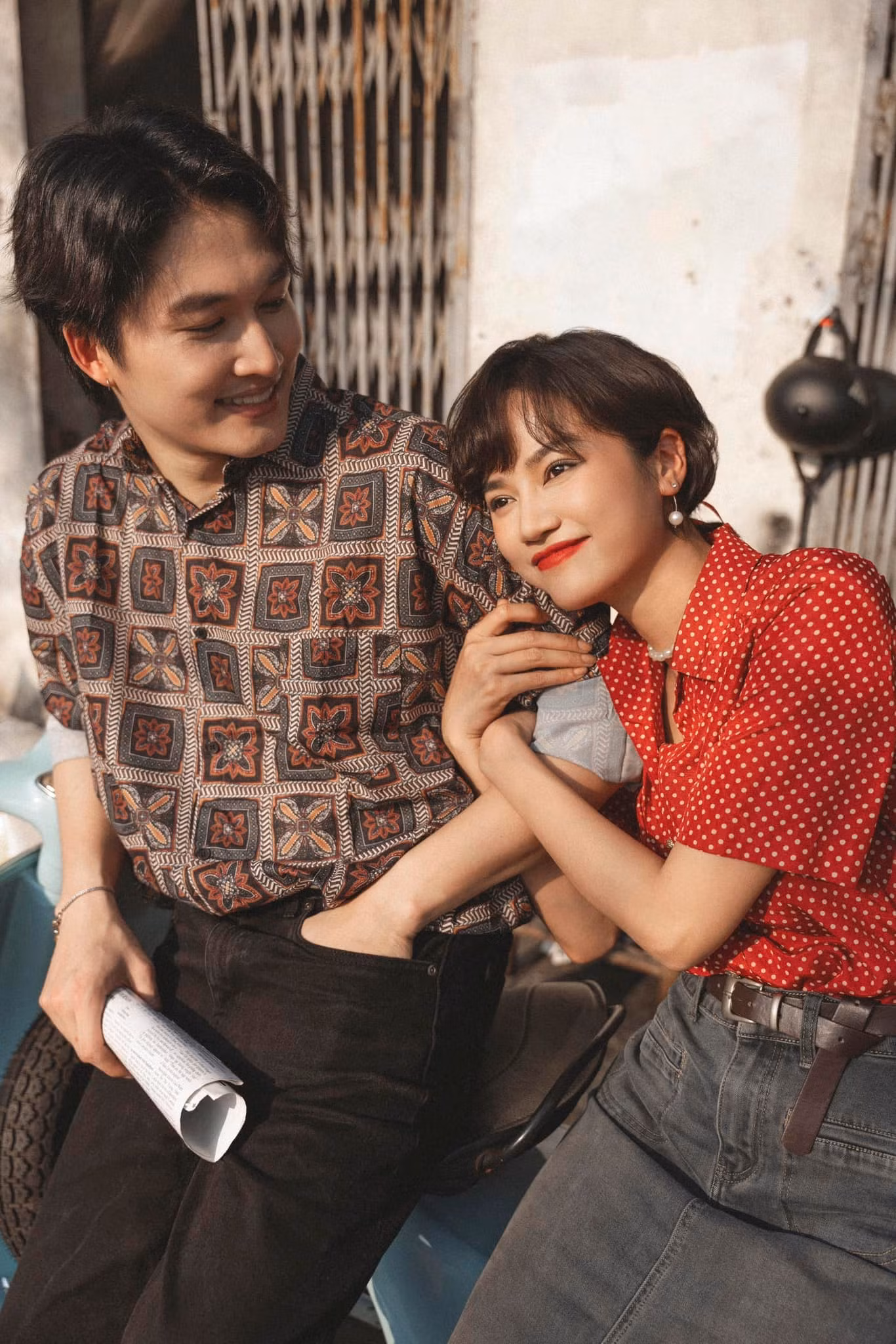 Đình Tú còn nhận ra Anh Đào nhìn mình cực tình cảm.