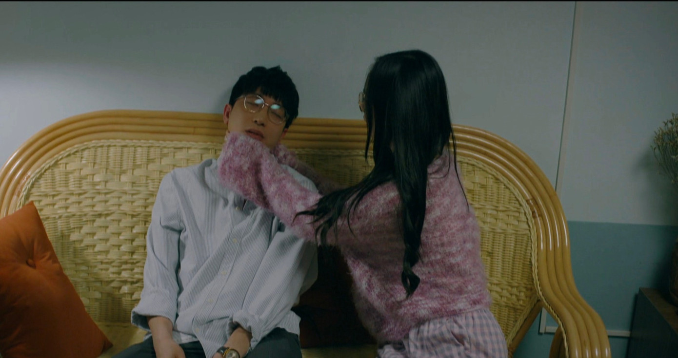 Nguyệt cũng đã mềm lòng trước Tùng Nguyệt cũng đã mềm lòng trước Tùng