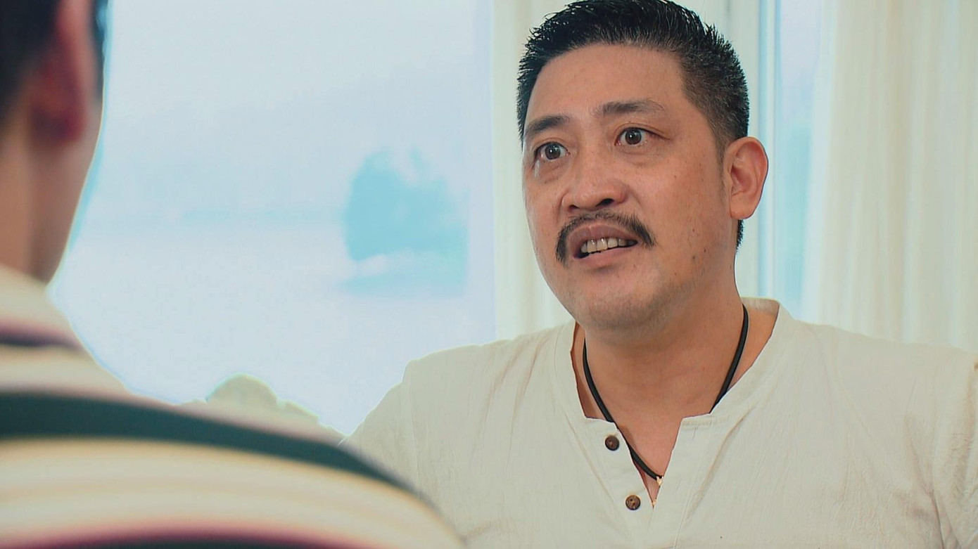 Ông Sinh tiếp tục bị lão Tấn đe dọa nhưng lại chẳng dám làm gì