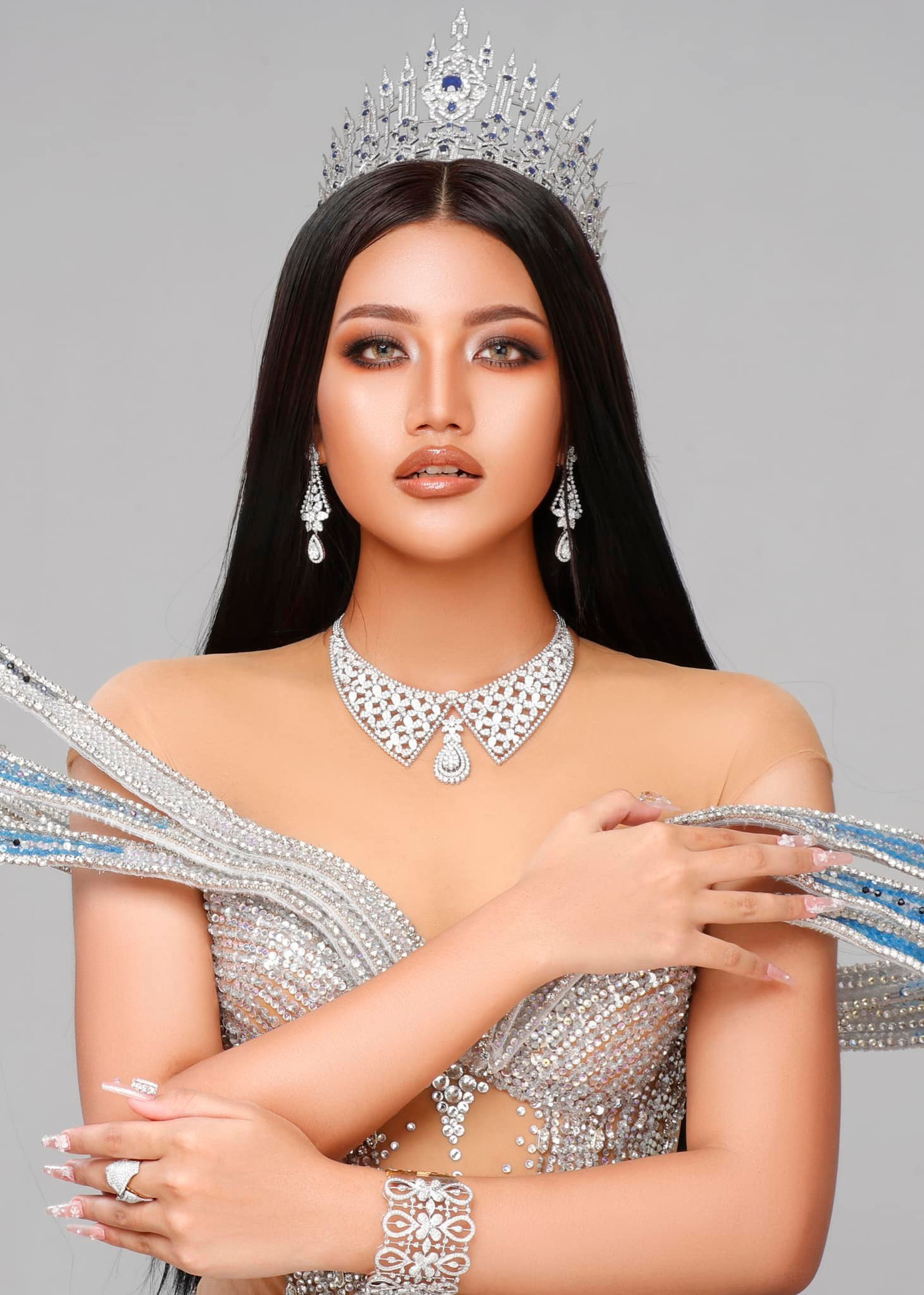 Myanmar cũng đã tìm được tân Hoa hậu.