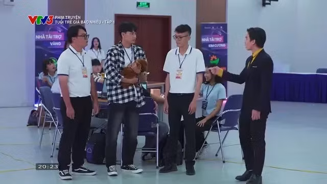 Bối cảnh, góc máy, màu phim đều bị khán giả phàn nàn.