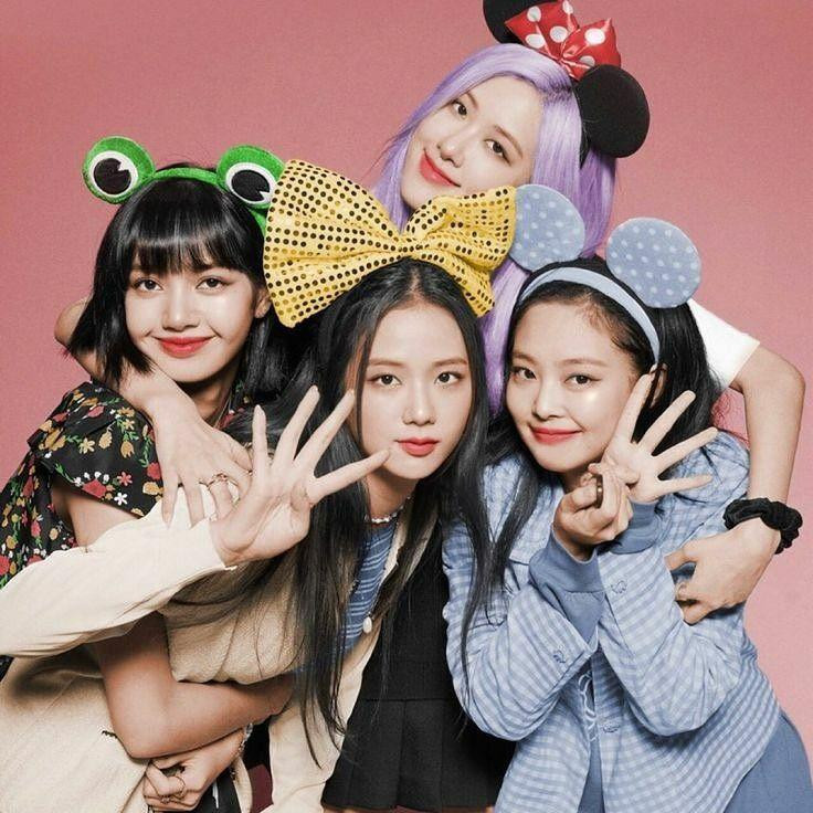 BLINKs liên tục ấm ức với YG Ent vì đối xử thiếu công bằng