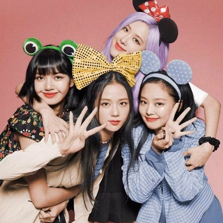 BLINKs liên tục ấm ức với YG Ent vì đối xử thiếu công bằng