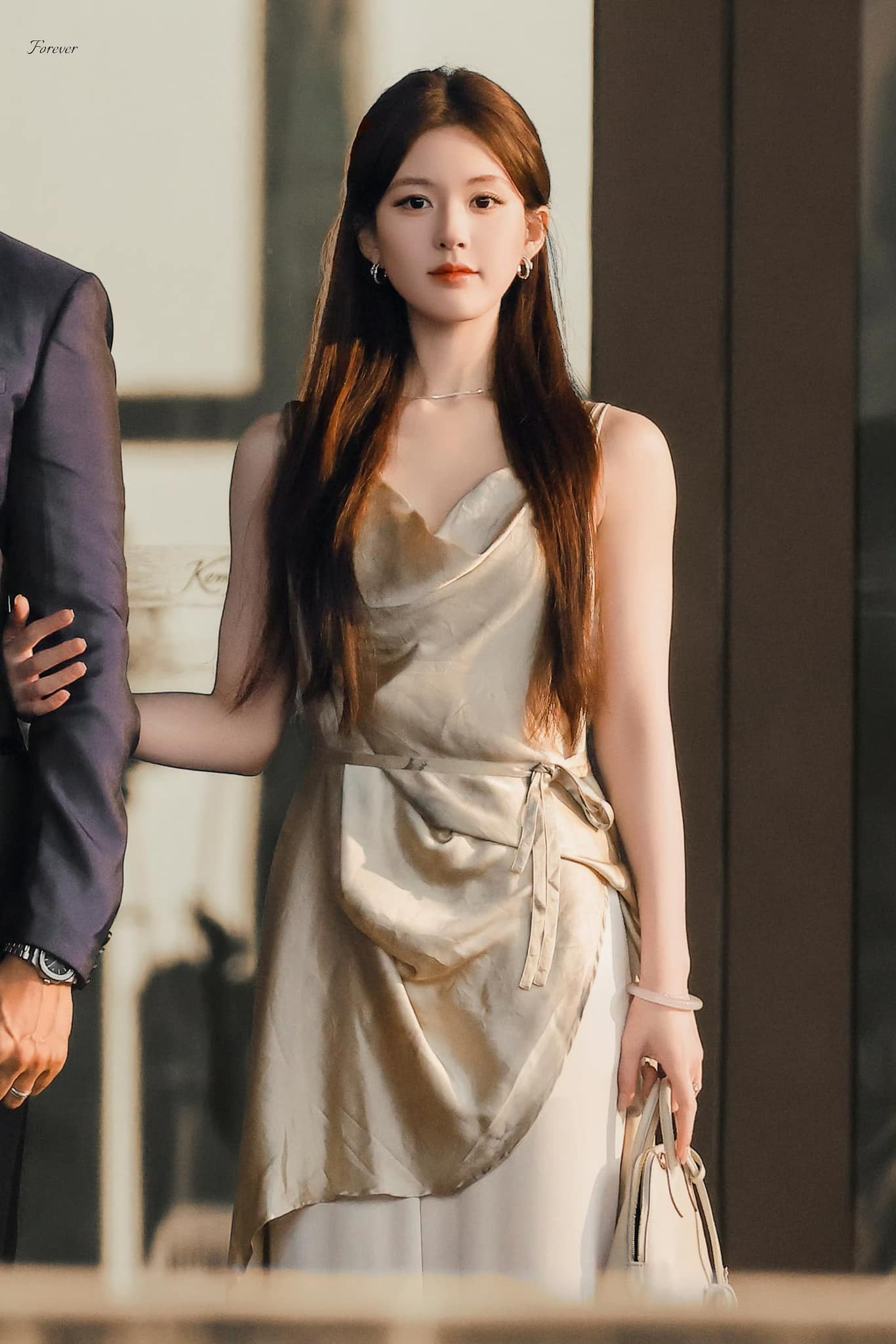 Nữ diễn viên đầu tư mạnh cho tạo hình nhân vật. Nữ diễn viên đầu tư mạnh cho tạo hình nhân vật.