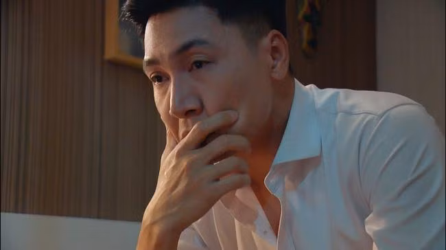 Long thẫn thờ khi thấy video bà Bích nhiều lần ăn cắp vặt