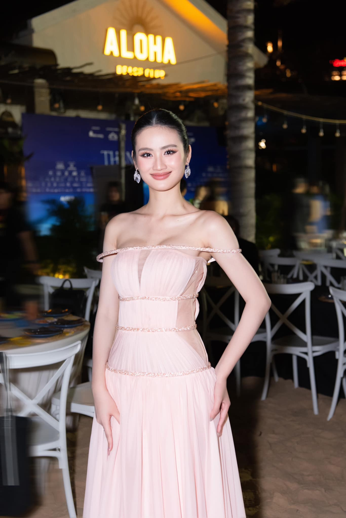 Đại diện Việt Nam sẽ cần cố gắng nhiều hơn vì Miss World cạnh tranh rất khốc liệt. Đại diện Việt Nam sẽ cần cố gắng nhiều hơn vì Miss World cạnh tranh rất khốc liệt.