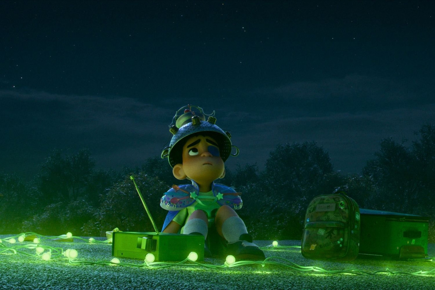 Elio luôn tin rằng mình thuộc về vũ trụ bao la ngoài kia. Elio luôn tin rằng mình thuộc về vũ trụ bao la ngoài kia.