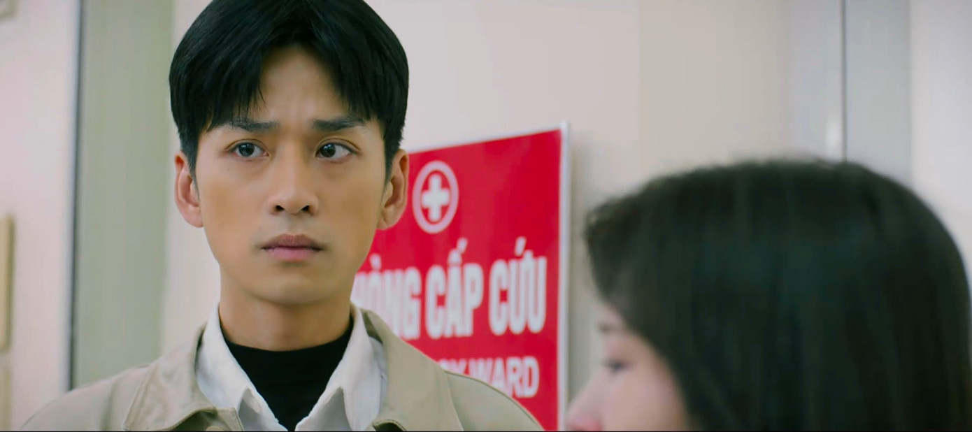 Nguyên lúc nào cũng có gương mặt ưu tư buồn bã.