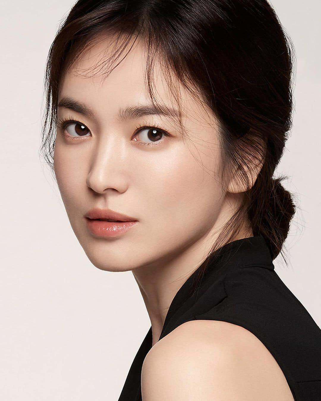 Song Hye Kyo luôn là ngôi sao hạng A suốt 20 năm qua. Song Hye Kyo luôn là ngôi sao hạng A suốt 20 năm qua.