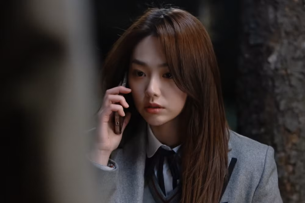 Kang Mi Na của I.O.I cũng đầy ngổ ngáo trong phim mới.
