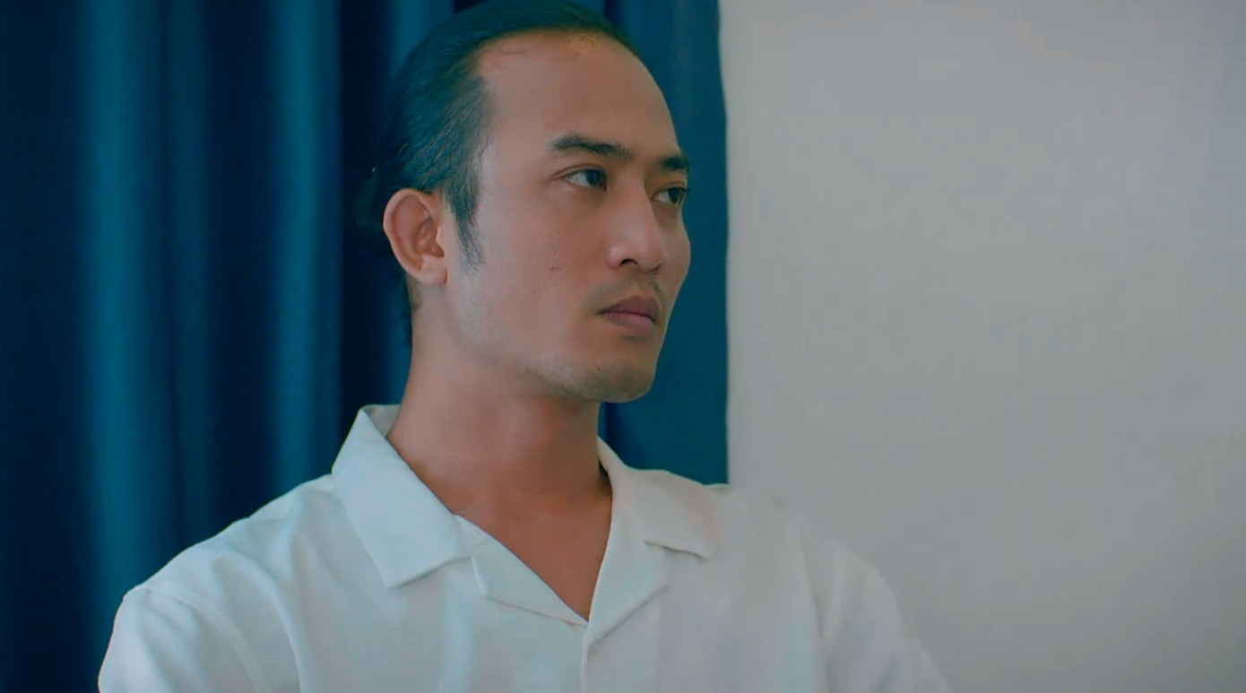 Netizen cho rằng Doãn Quốc Đam hợp với vai Hồng hơn. Netizen cho rằng Doãn Quốc Đam hợp với vai Hồng hơn.