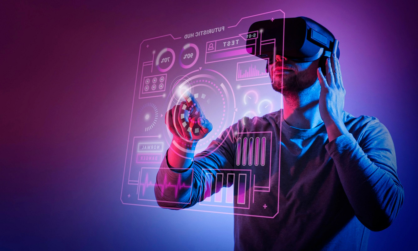 Ở thế giới công sở hay trường học, vũ trụ ảo là những văn phòng/ lớp học cùng hàng loạt các chức năng.