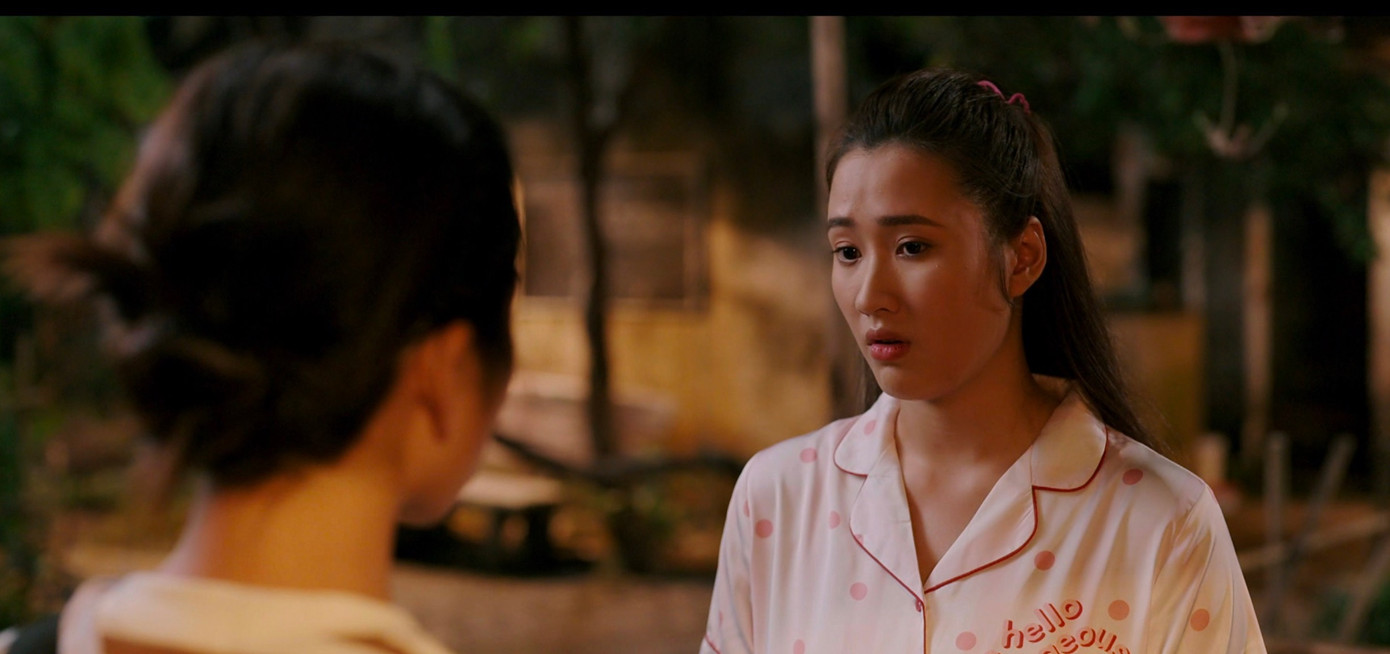 Xóm trọ hẳn sẽ bình yên hơn khi Nhung rời đi. Xóm trọ hẳn sẽ bình yên hơn khi Nhung rời đi.