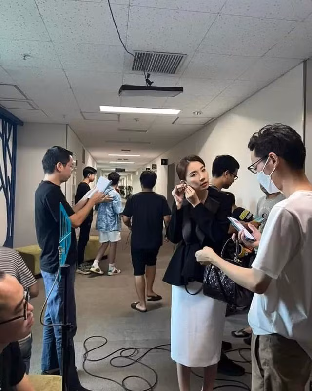 Nhân vật này có tạo hình sang chảnh chẳng kém Vân Trang. Nhân vật này có tạo hình sang chảnh chẳng kém Vân Trang.
