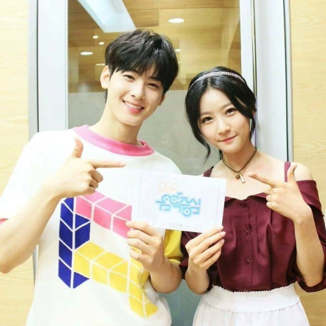 Cha Eun Woo bị chỉ trích vì không đến viếng Kim Sae Ron. Cha Eun Woo bị chỉ trích vì không đến viếng Kim Sae Ron.