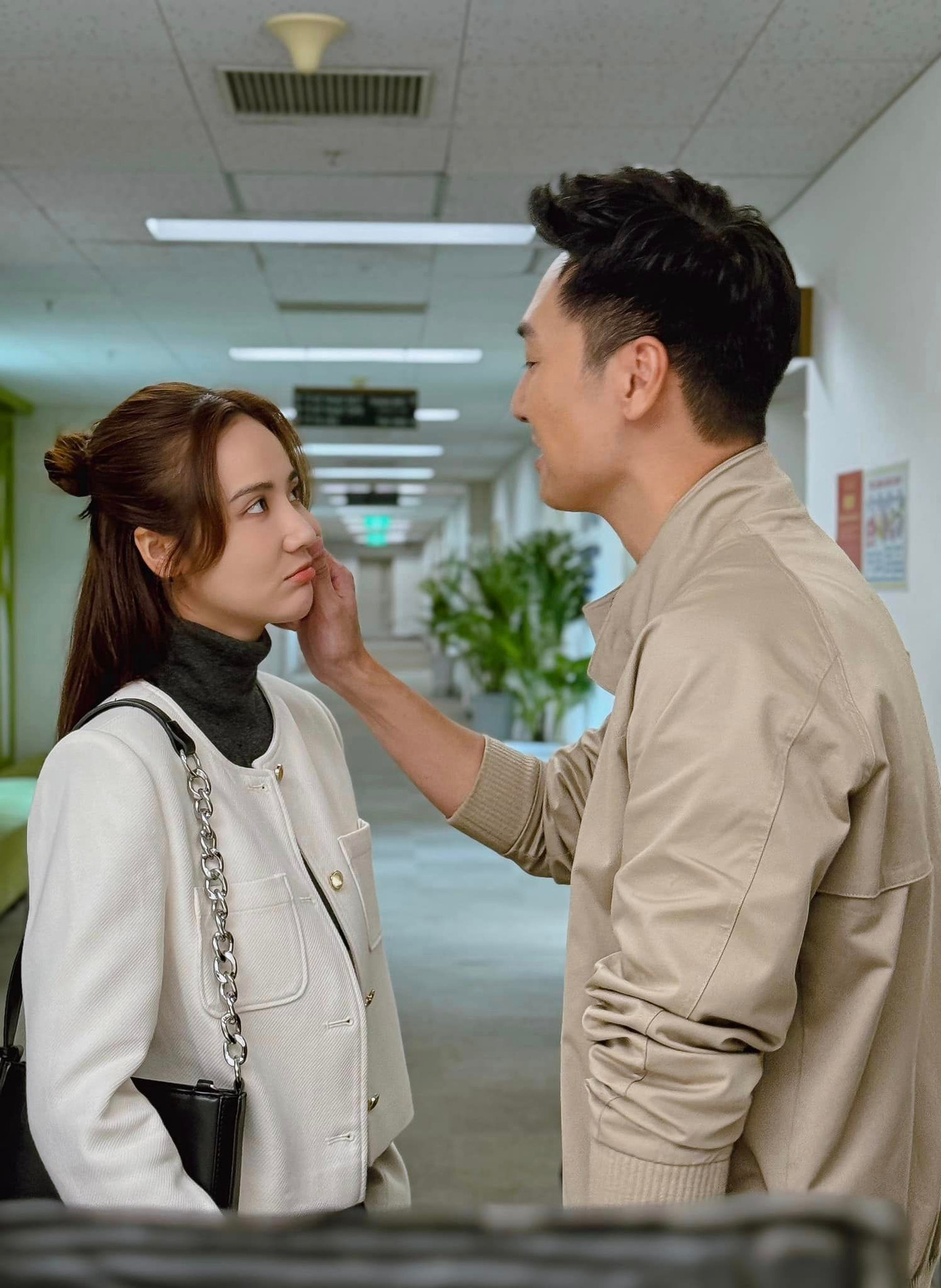 Huyền Lizzie lại rất chăm chỉ khoe ảnh chụp chung. Huyền Lizzie lại rất chăm chỉ khoe ảnh chụp chung.