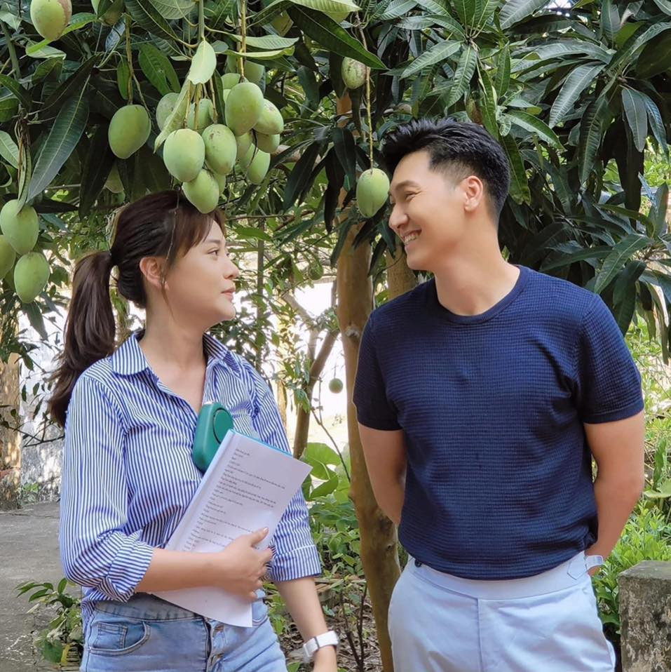 Phương Oanh và Mạnh Trường có rất ít ảnh hậu trường. Phương Oanh và Mạnh Trường có rất ít ảnh hậu trường.