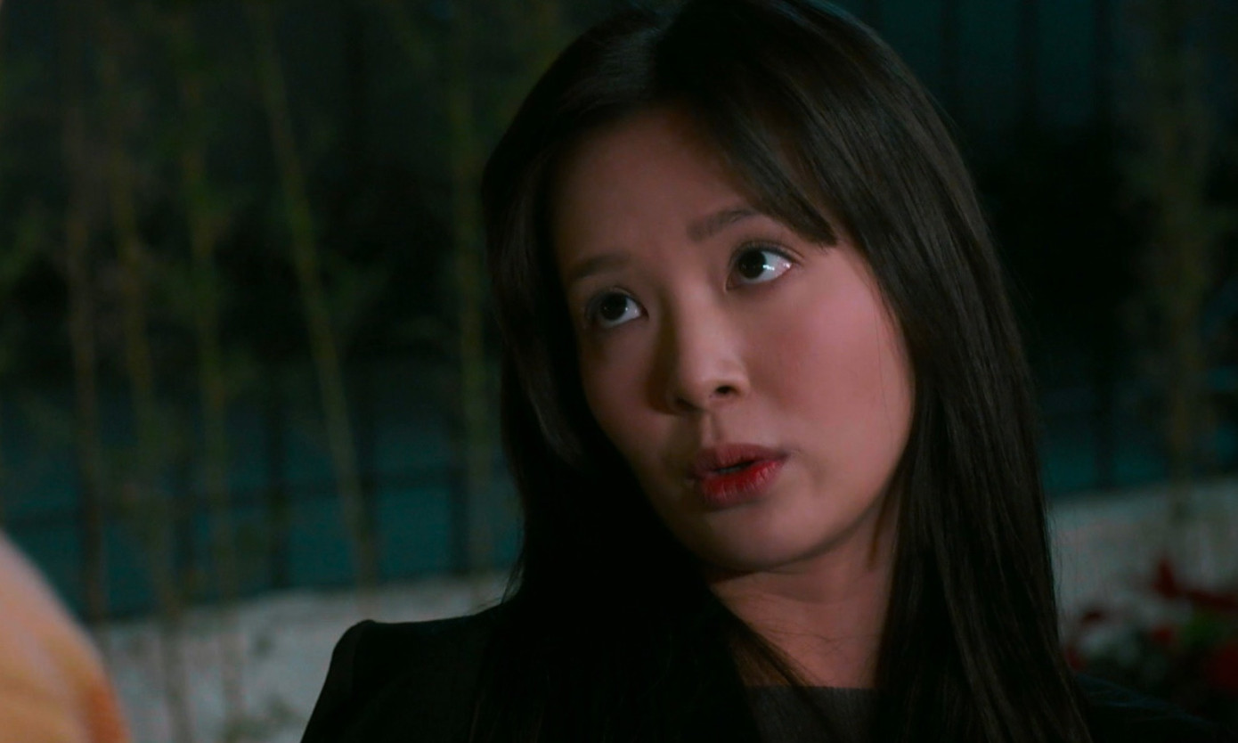 Cô khiến khán giả mệt mỏi vì thói giận dai. Cô khiến khán giả mệt mỏi vì thói giận dai.