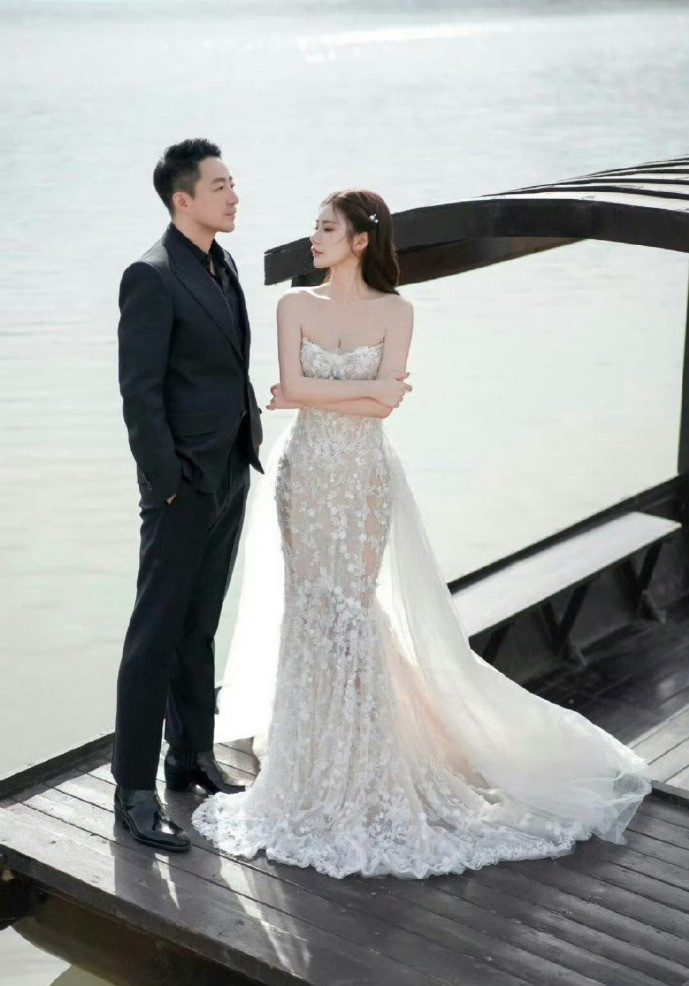 Uông Tiểu Phi đã kết hôn lần hai.