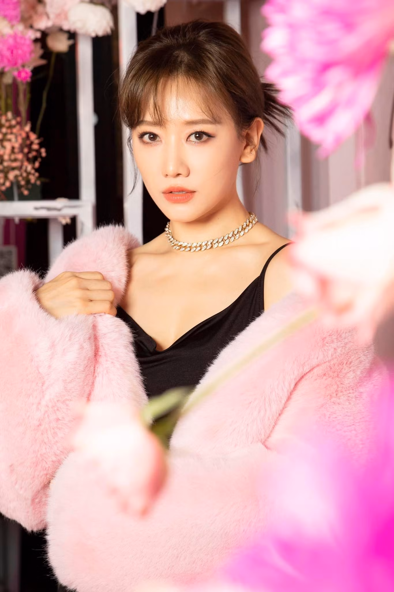 Hari Won xinh đẹp trong buổi ra mắt MV.