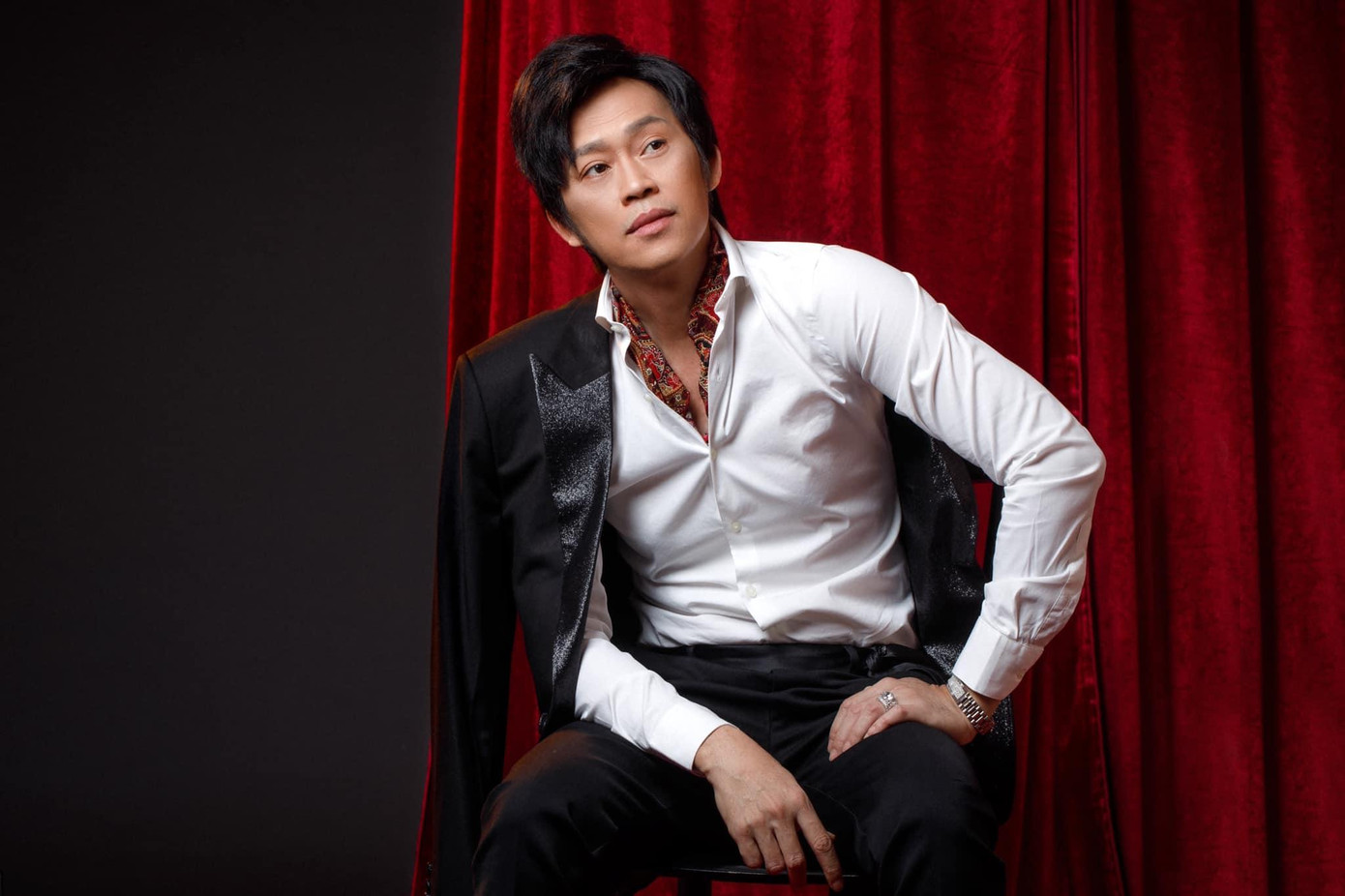 Nghệ sĩ Hoài Linh đang vướng ồn ào lớn nhất trong sự nghiệp