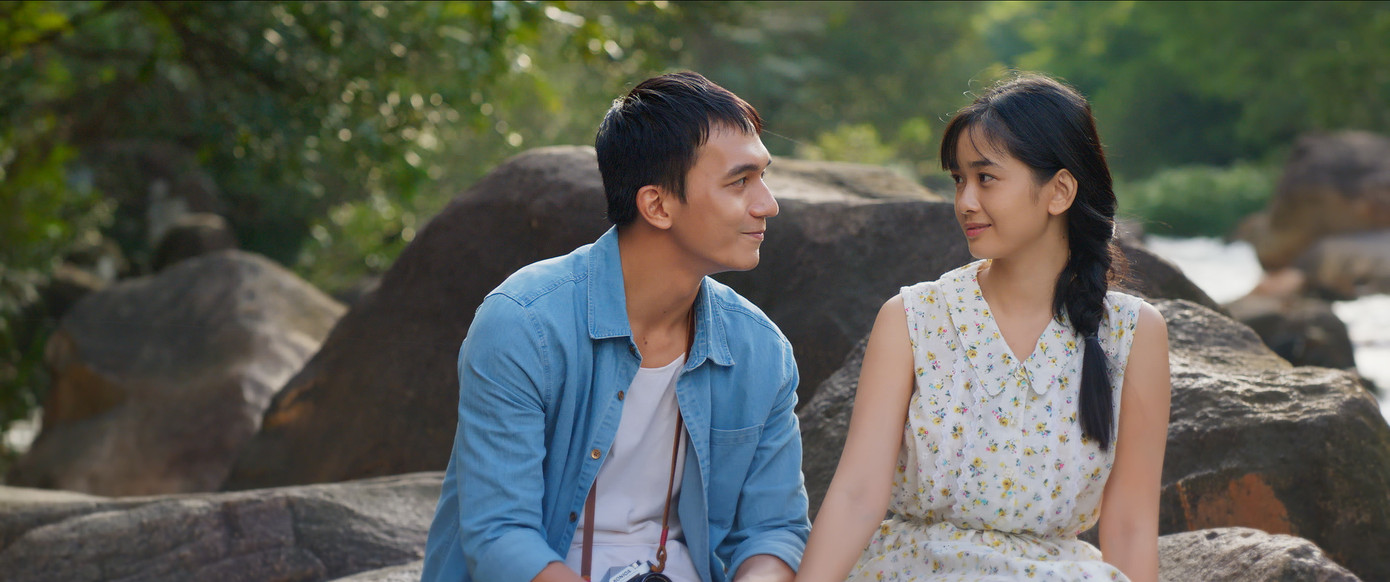 Ngọc Xuân bối rối khi lần đầu đóng vai chính đã có 'cảnh nóng'.