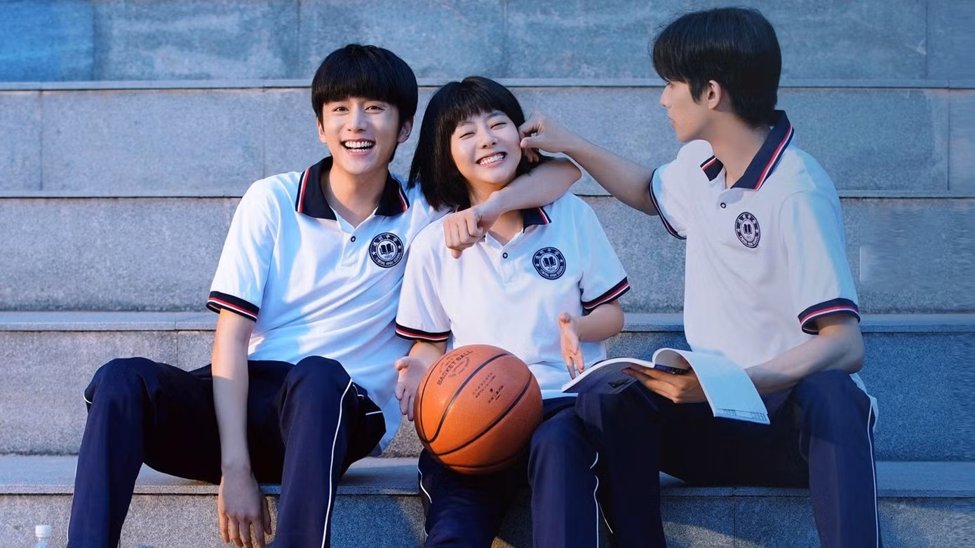 Tiêm Tiêm luôn được hai anh cưng chiều.