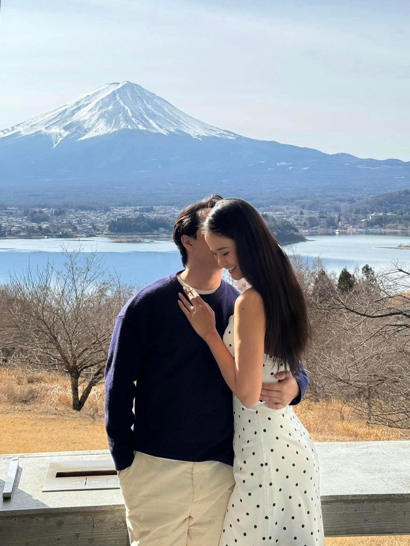 Á hậu Hương Ly chuẩn bị thành "cô dâu hào môn". Á hậu Hương Ly chuẩn bị thành "cô dâu hào môn".